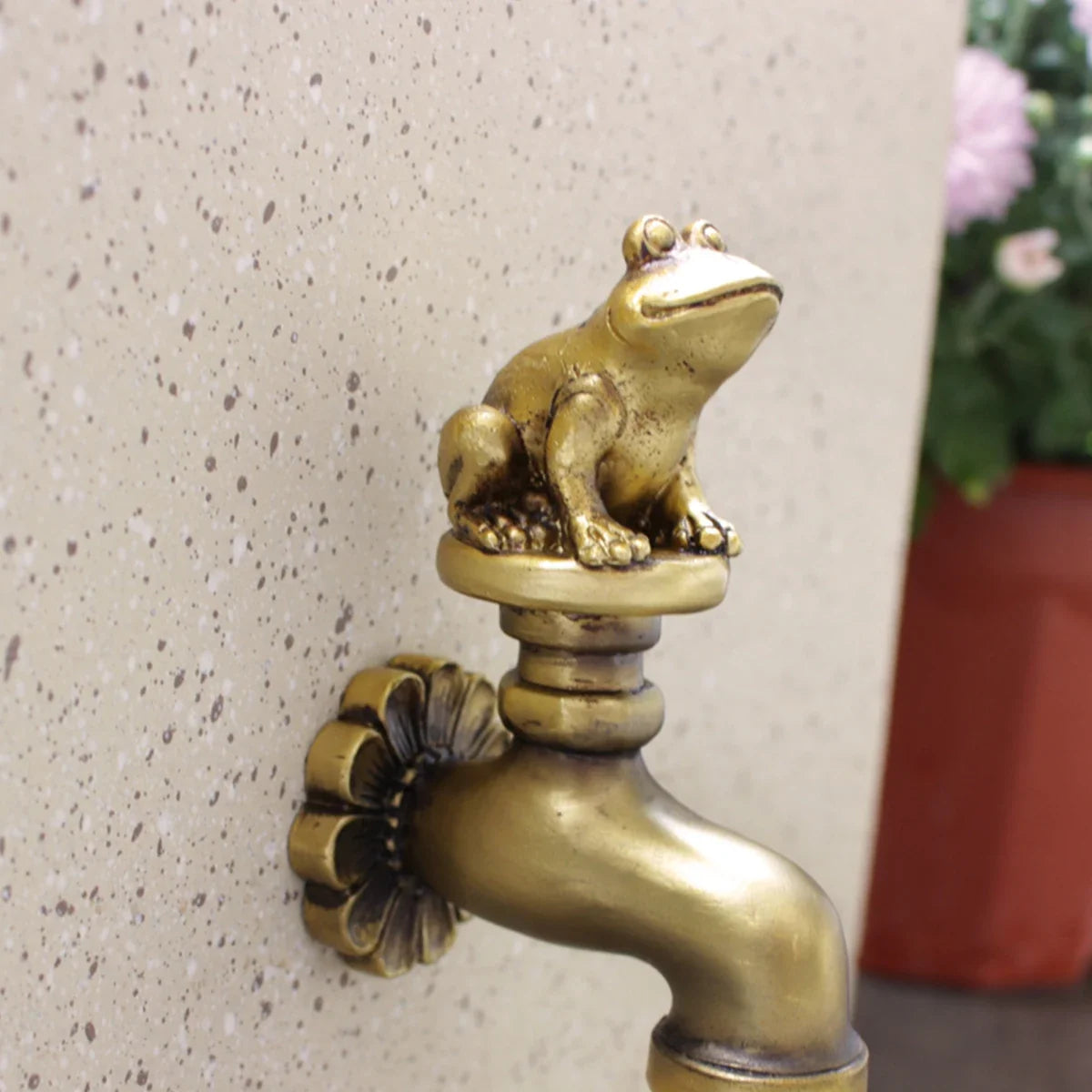 Flowing Rainbow Frog Faucet Resin Statue Garden & Room Decor Ornament