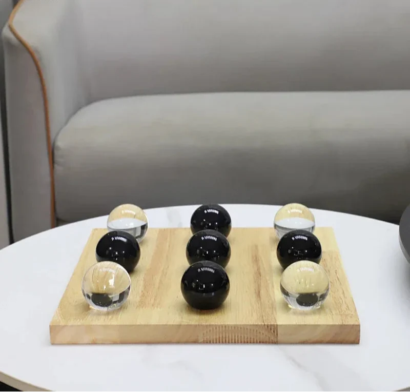 Minimalist Crystal Tic-Tac-Toe Game
