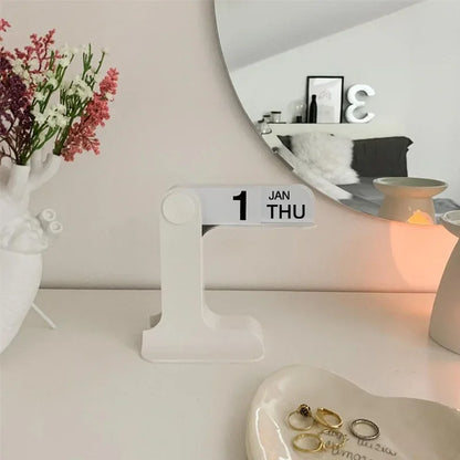 Modern Flip Desktop Calendar
