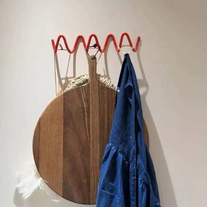 Creative Wave Iron Wall-Mounted Coat Rack | Minimalist Multi-Hook Clothes Organizer